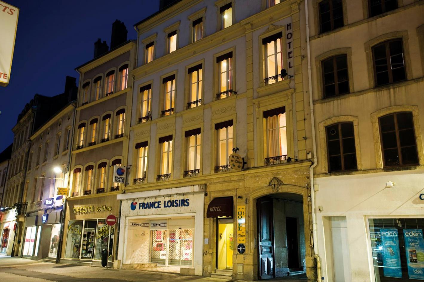 Logis-Hôtel des Oliviers Thionville Buitenkant foto