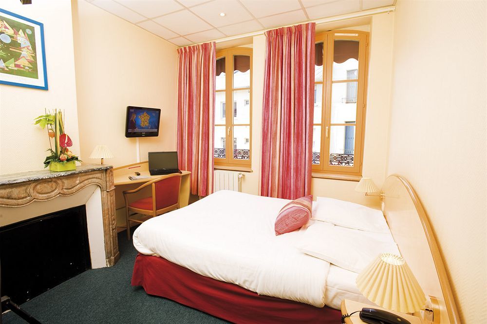 Logis-Hôtel des Oliviers Thionville Buitenkant foto