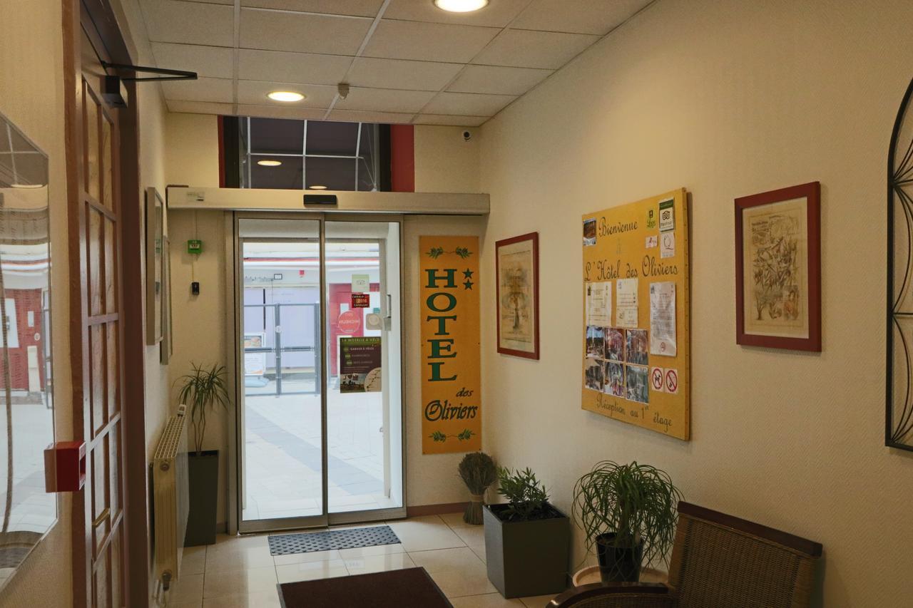 Logis-Hôtel des Oliviers Thionville Buitenkant foto