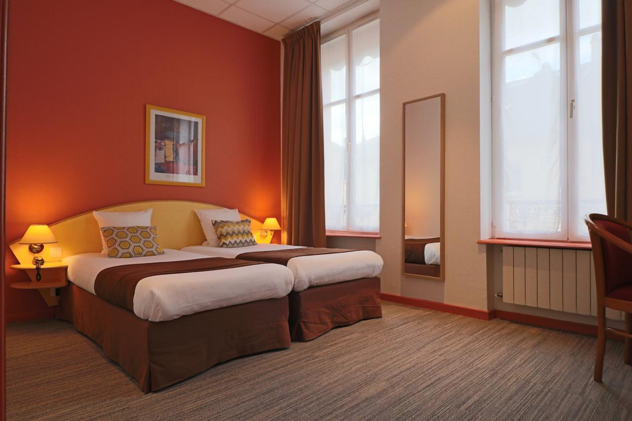 Logis-Hôtel des Oliviers Thionville Buitenkant foto