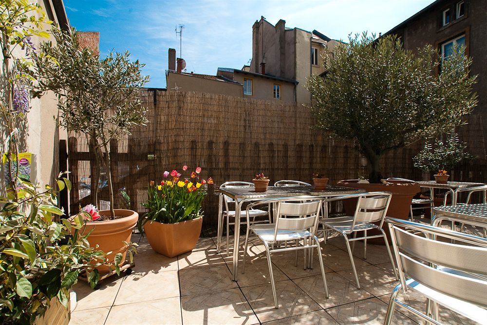 Logis-Hôtel des Oliviers Thionville Buitenkant foto
